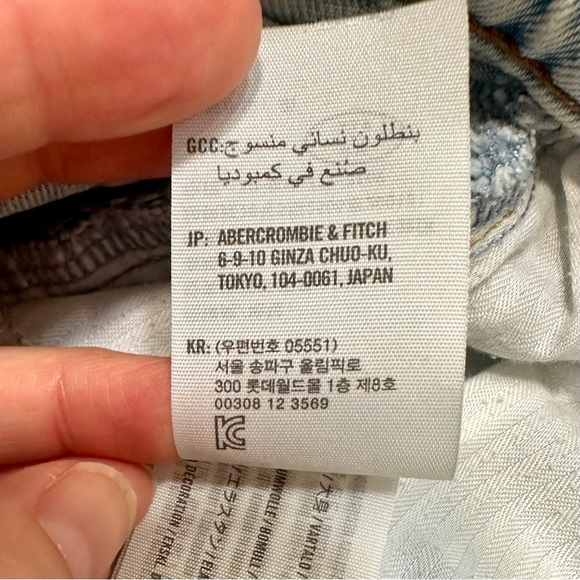Abercrombie and Fitch the 90s baggy, low rise light wash jeans, size 29 - Picture 8 of 10